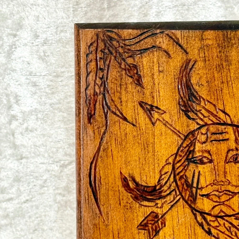Hand Carved Wood Wall Art Sun Face‎ Feathers Arrows Native American Style 2003